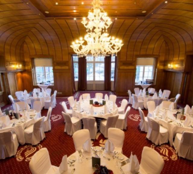 Innenansicht gedeckter Ballsaal