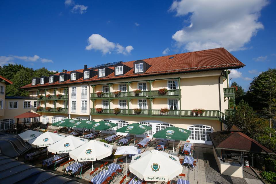 Bayerischer Biergarten: Essen und Trinken Miesbach - Bayerischer Hof Miesbach