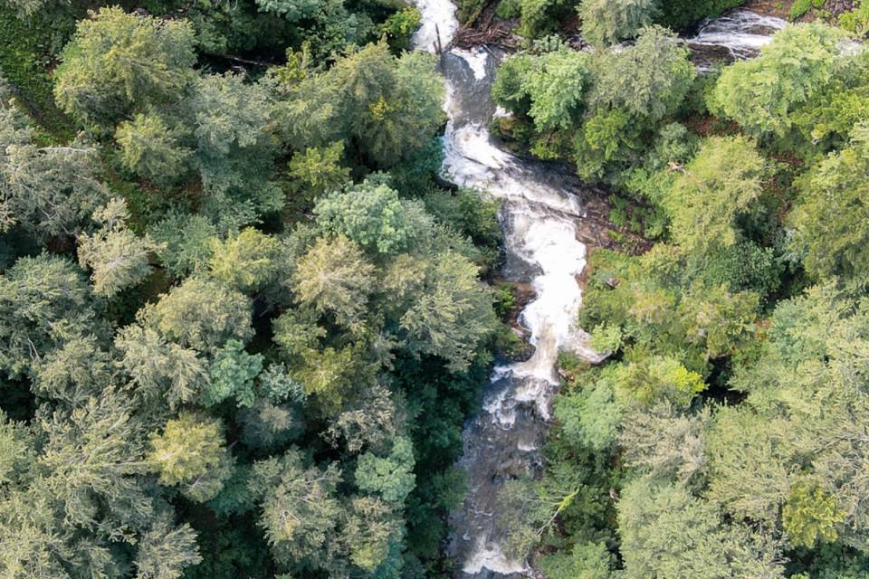 Vogelperspektive über den Rottach Wasserfällen